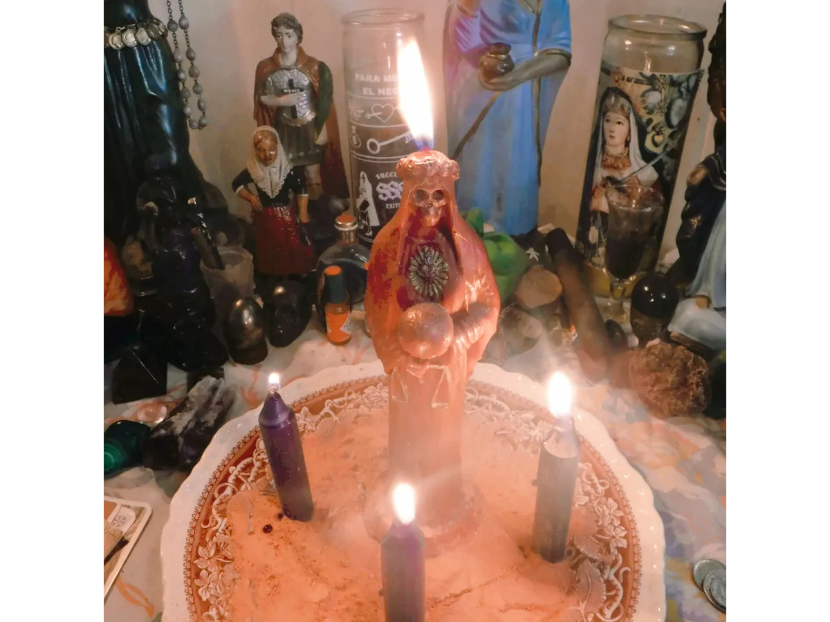 Santa Muerte Roja-10 Day Working-Commands Love, Attention, Romance, Appeal